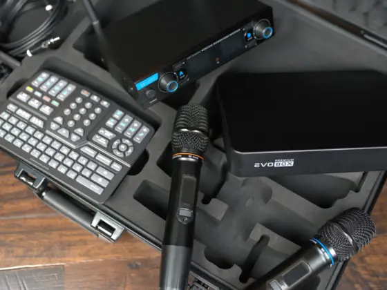 Studio Evolution karaoke package in a case: EVOBOX Premium, SE 200D wireless microphones with receiver and keyboard