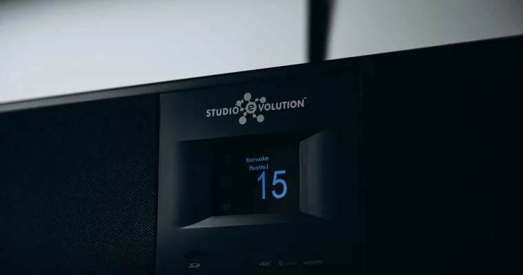 EvoSound Bar display showing the volume level